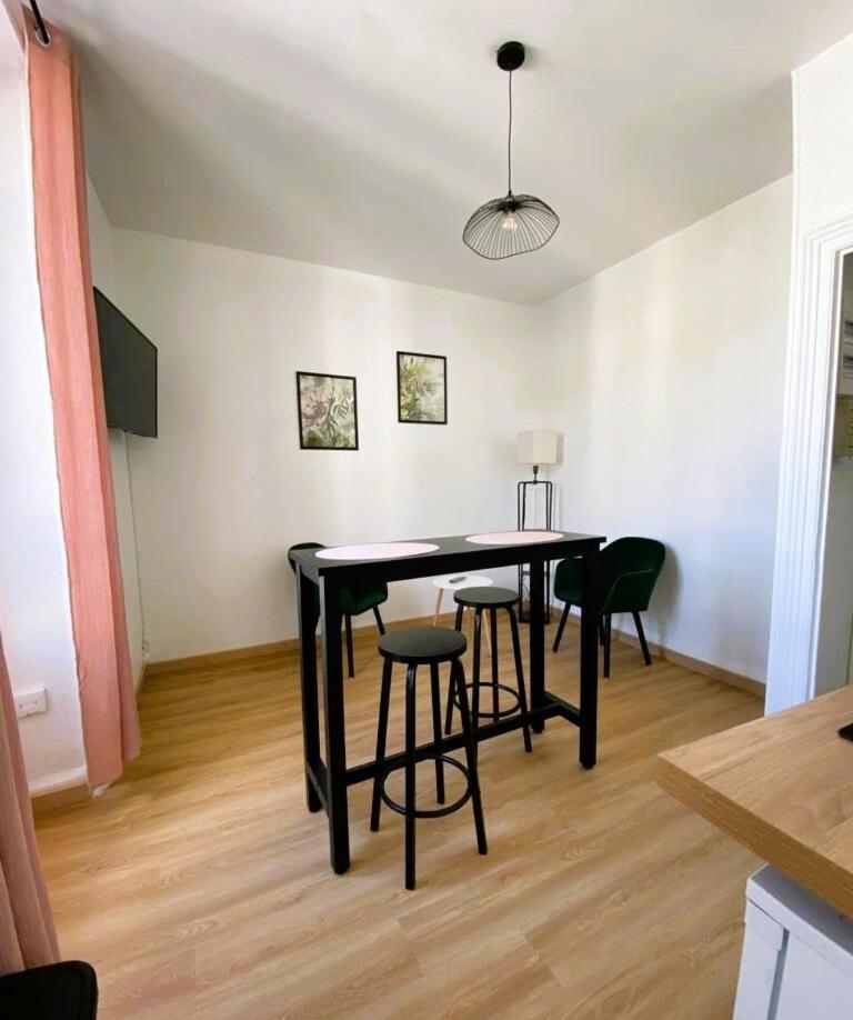 Au Coeur De Ville Laval  Pokoj fotografie